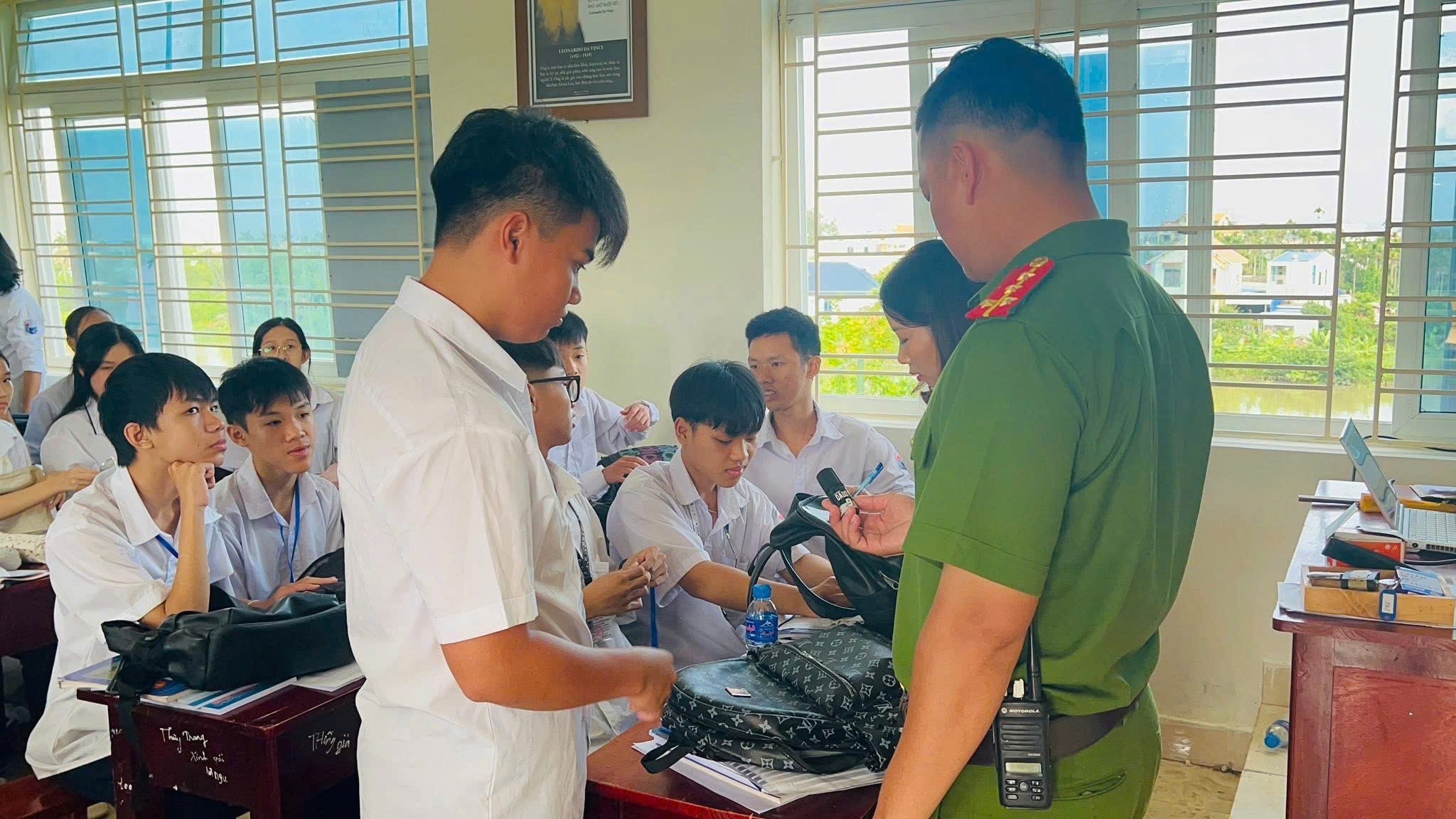 Công an phường Thuỷ Nguyên tăng cường phối hợp đảm bảo an ninh trường học